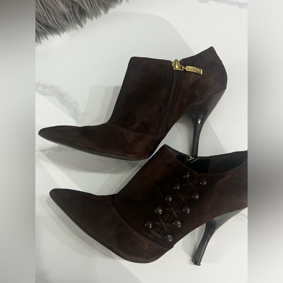 Guess brown leather suede booties in size 8.5 - Picture 6 of 11